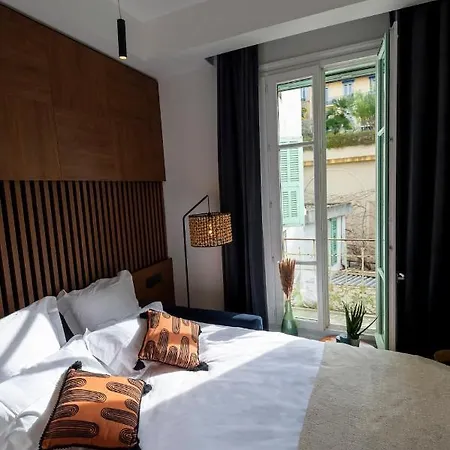 Superbe Plage/promenade Des 105 니스