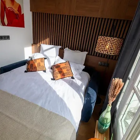 Superbe Plage/promenade Des 105 Nice